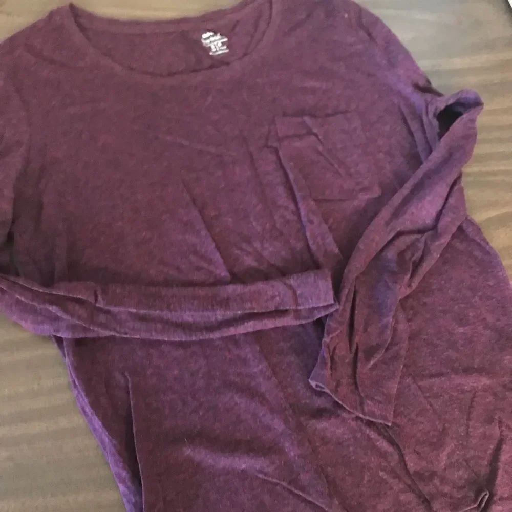 Old navy size small thin sweater like new see pics size small